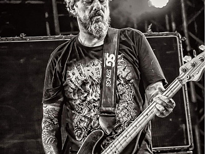 Velório de Canisso, baixista do Raimundos, será no Ginásio José Corrêa, em Barueri