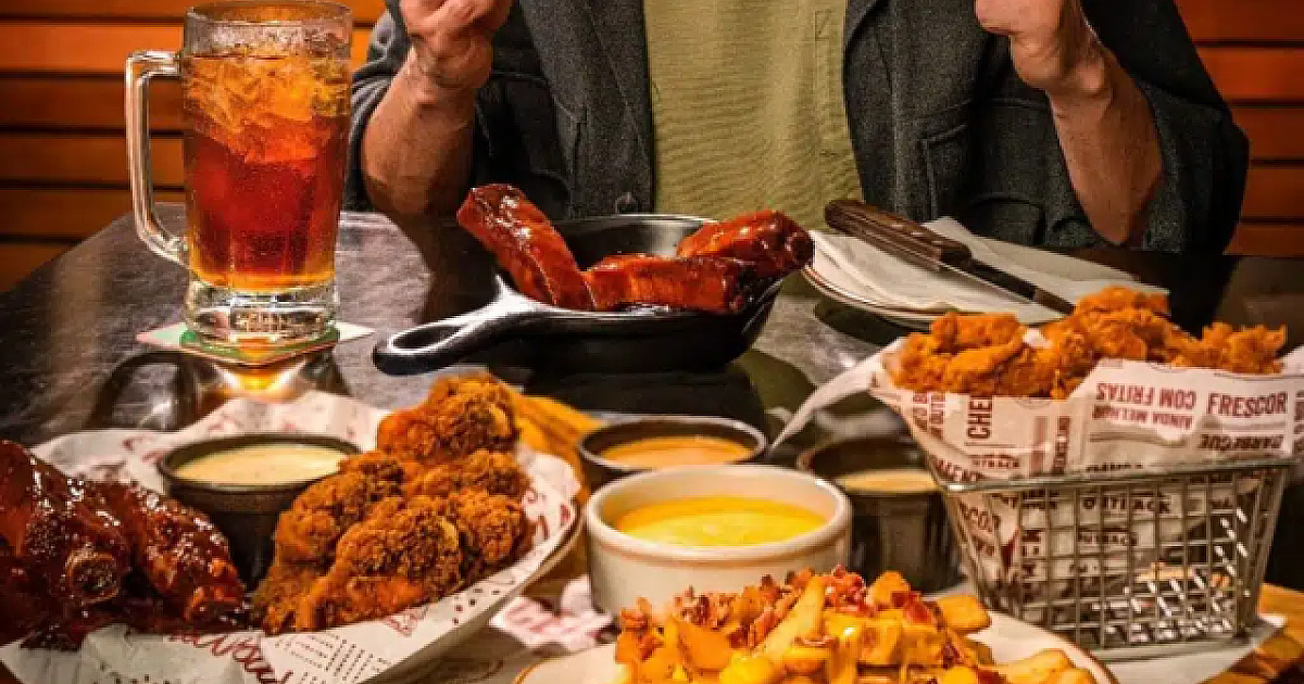 Outback premia consumidores com itens do menu e sorteia um ano de experiências