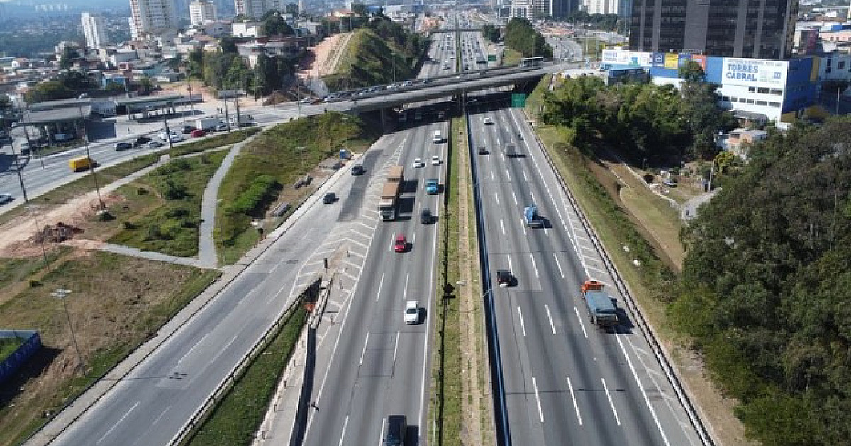 CCR ViaOeste realiza obra de drenagem profunda no trevo do Rotary em Barueri