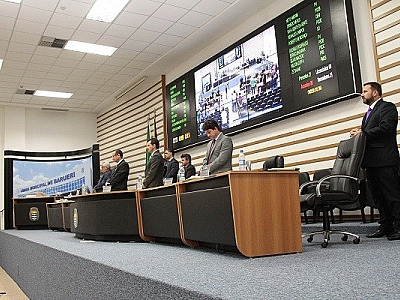 Câmara aprova primeiros projetos do ano
