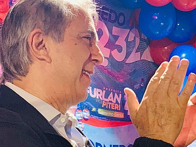 Na reta final, prefeituráveis apostam em carreatas, reuniões e comícios