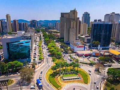 Cidades devem ter pancadas de chuva à tarde neste domingo de eleições