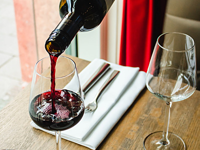 Saiba como harmonizar vinhos com delícias juninas