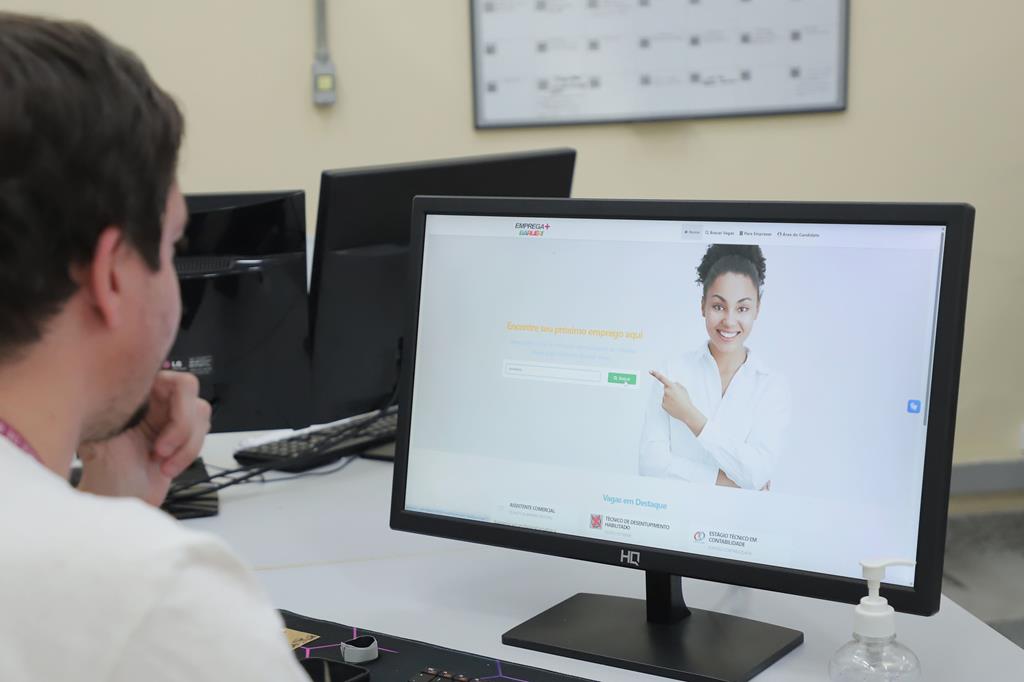 Barueri faz pré-lançamento do portal Emprega+