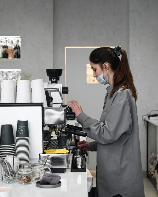 Influenza e Ômicron atinge 25% dos funcionários de bares e hotéis