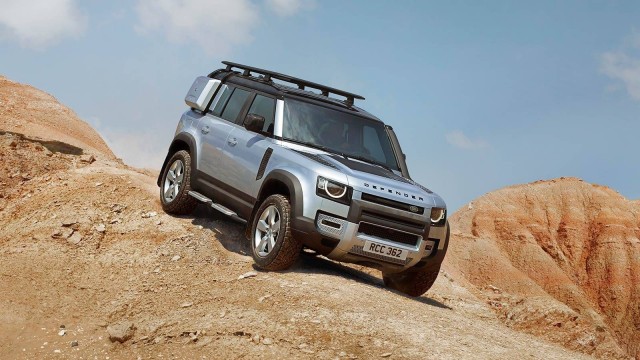 Land Rover lança Novo Defender no Brasil com pacotes especiais
