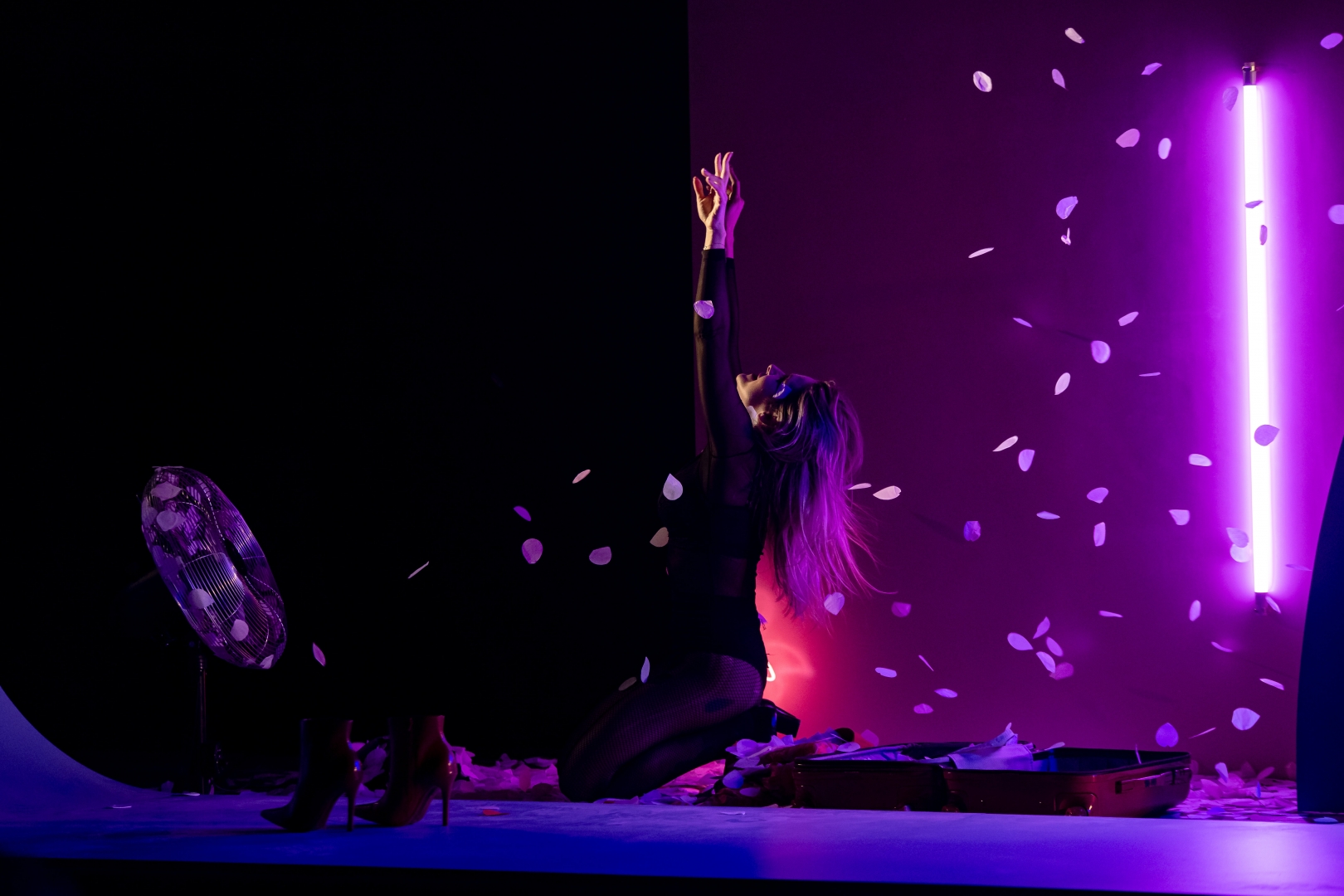 Monique Alfradique estreia peça sobre desafios da mulher moderna