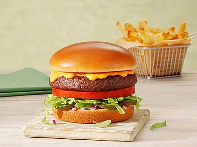 Outback anuncia sanduíche com hambúrguer e queijo vegano