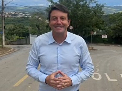 Elvis intensifica comunicação, anuncia obras e pede paciência em terceiro mandato