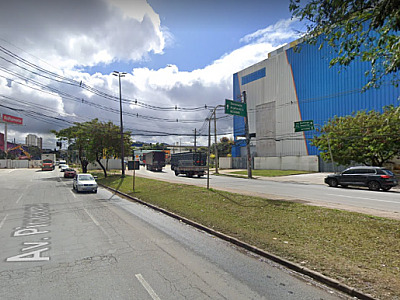 Para evitar atropelamentos, Prefeitura de Barueri instala gradis na Al. Araguaia e Av. Piracema