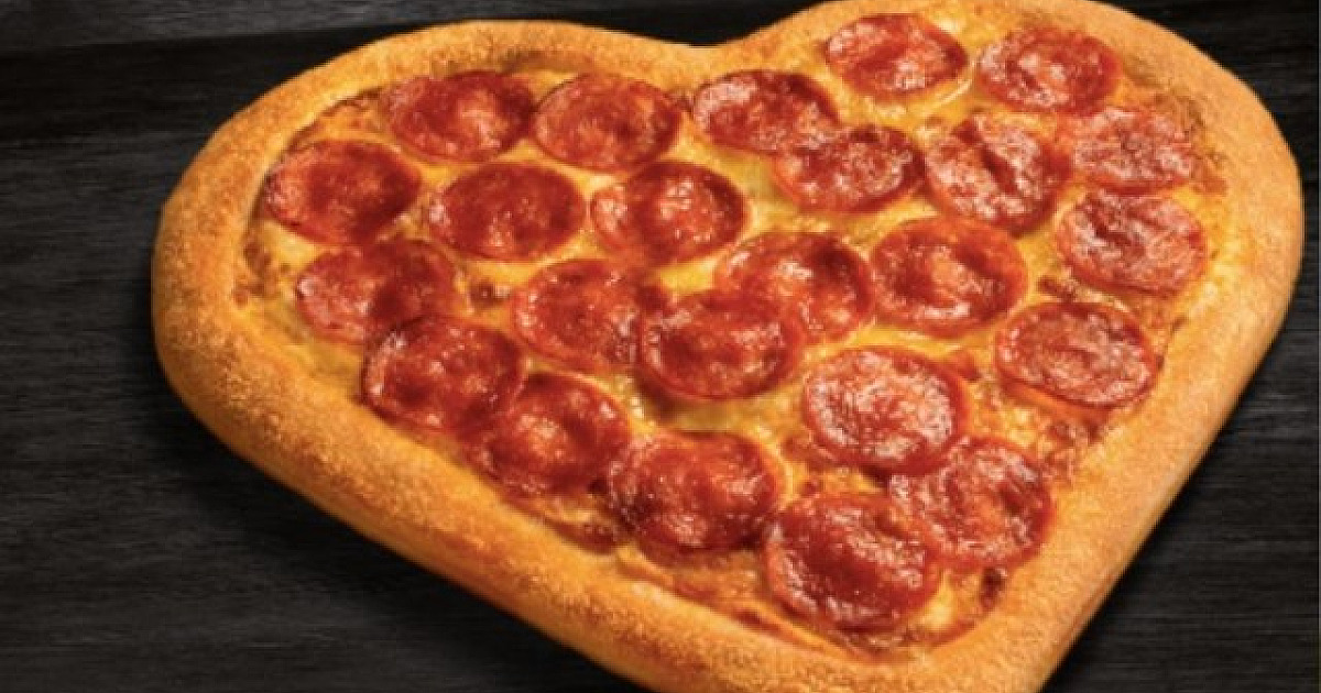 Pizza Hut celebra Dia dos Namorados com pizzas em formato de coração