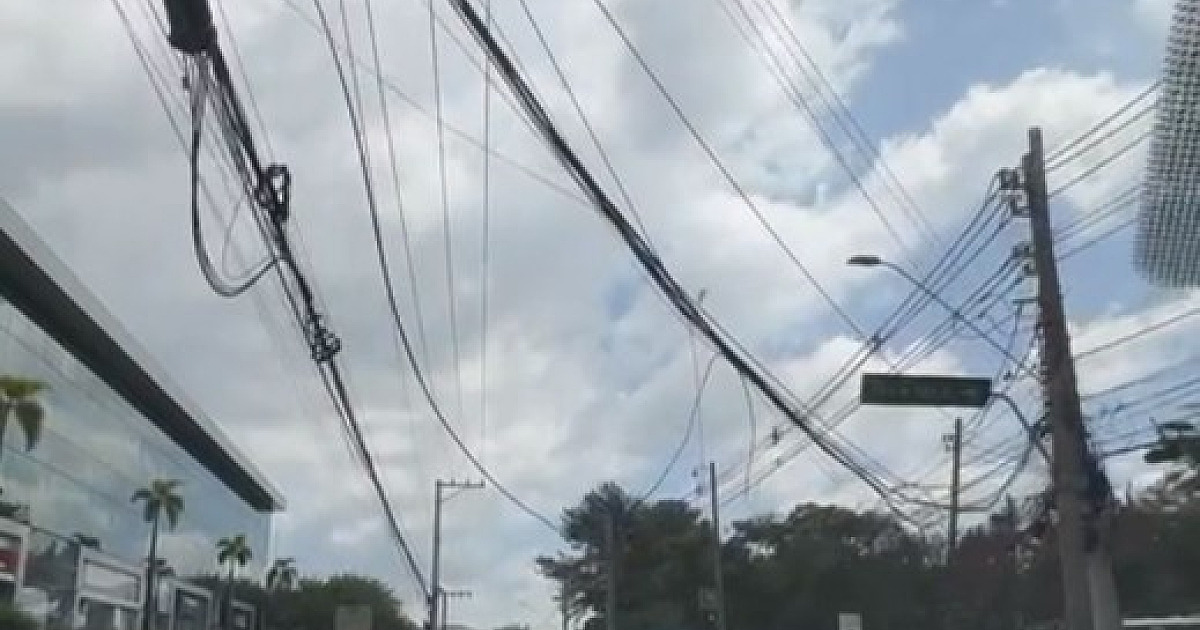 Fio pendurado interrompe tráfego na Alameda Araguaia