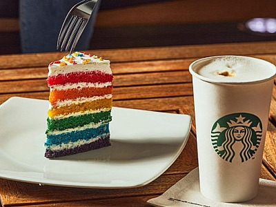 Starbucks Brasil amplia cardápio com Pride Frappuccino e Rainbow Cake