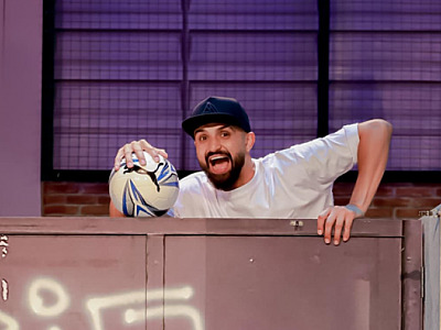 Humorista Thiago Ventura se apresenta em Barueri