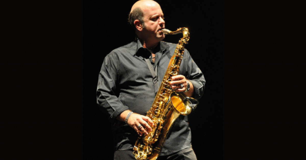 Saxofonista Derico fará show de jazz na Praça das Artes