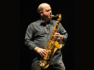 Saxofonista Derico fará show de jazz na Praça das Artes