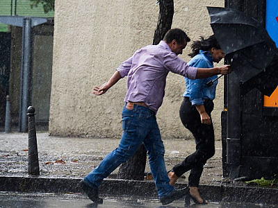 Defesa Civil emite alerta para ventos fortes a partir desta sexta-feira (21) na região