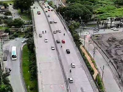 Rachaduras em viaduto não trazem risco à população, diz prefeito de Barueri