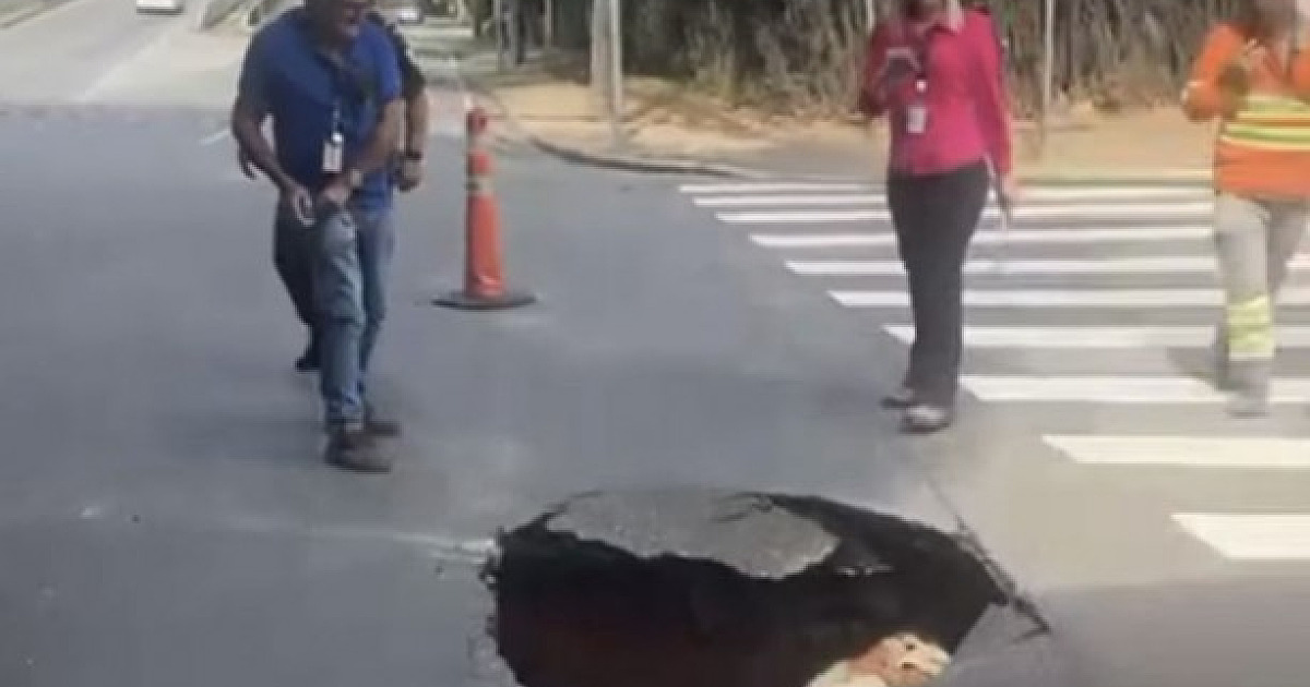 Alameda Tocantins é parcialmente interditada por conta de um buraco na via