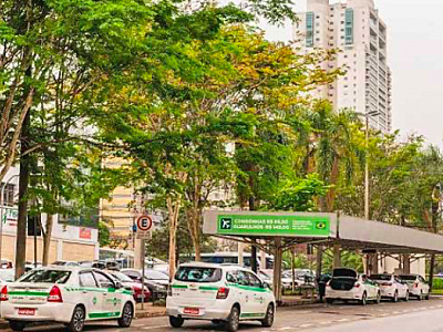 Em Alphaville, procura por serviços de táxis volta a crescer