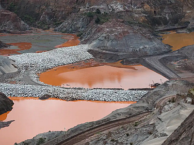 Justiça inglesa condena mineradora BHP por rompimento da "Barragem de Mariana"
