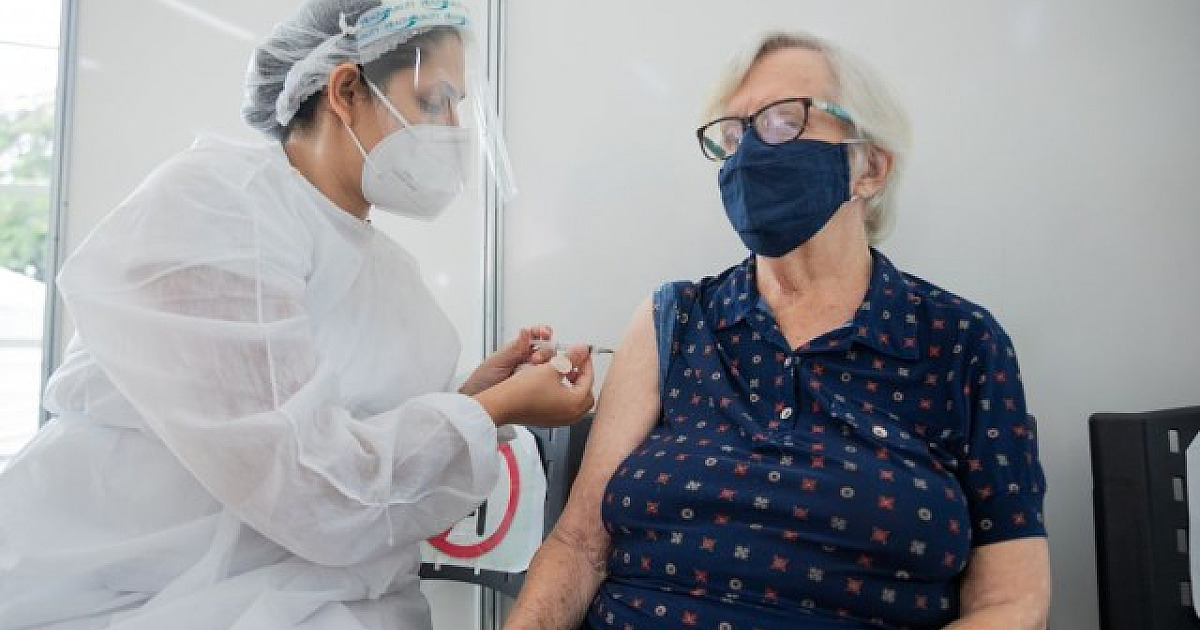 Vacina bivalente ajuda na manutenção da proteção, ressalta especialista