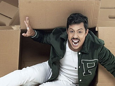 Humorista Renato Albani se apresenta neste domingo (30) em Barueri