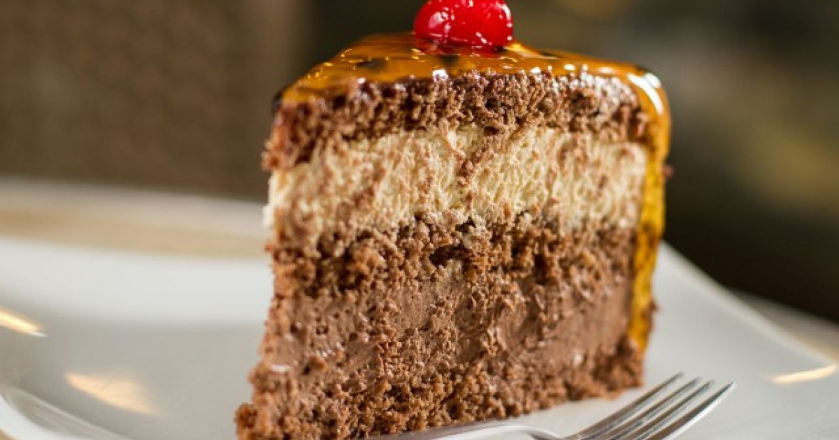 Bolo de chocolate com maracujá é destaque do mês de novembro na Sodiê
