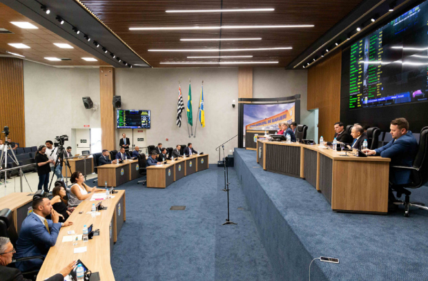 Câmaras voltam do recesso nesta terça-feira (1º)