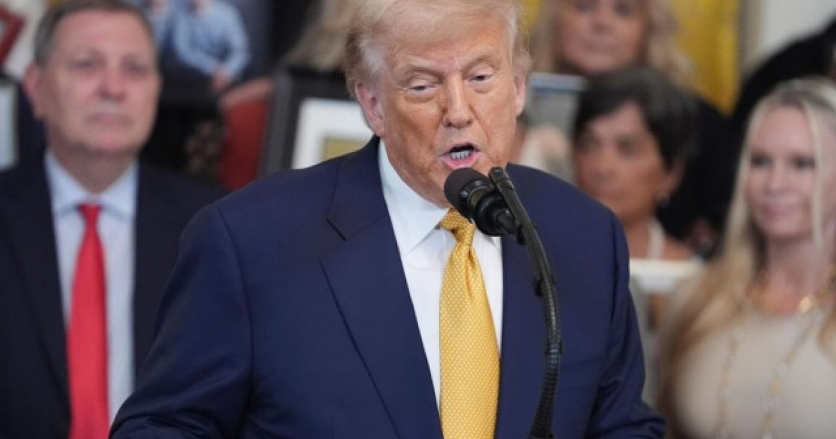 Trump antecipa e assina decreto que oficializa tarifas de 50% ao Brasil