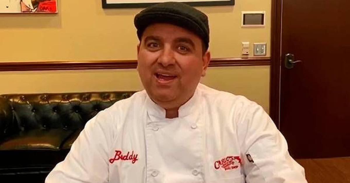 Com unidade no Tamboré, Carlo’s Bakery presenteia Butantan com bolo decorado com seringa