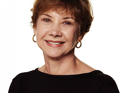 Atriz Ana Rosa se apresenta em Barueri com a peça "Violetas na Janela"