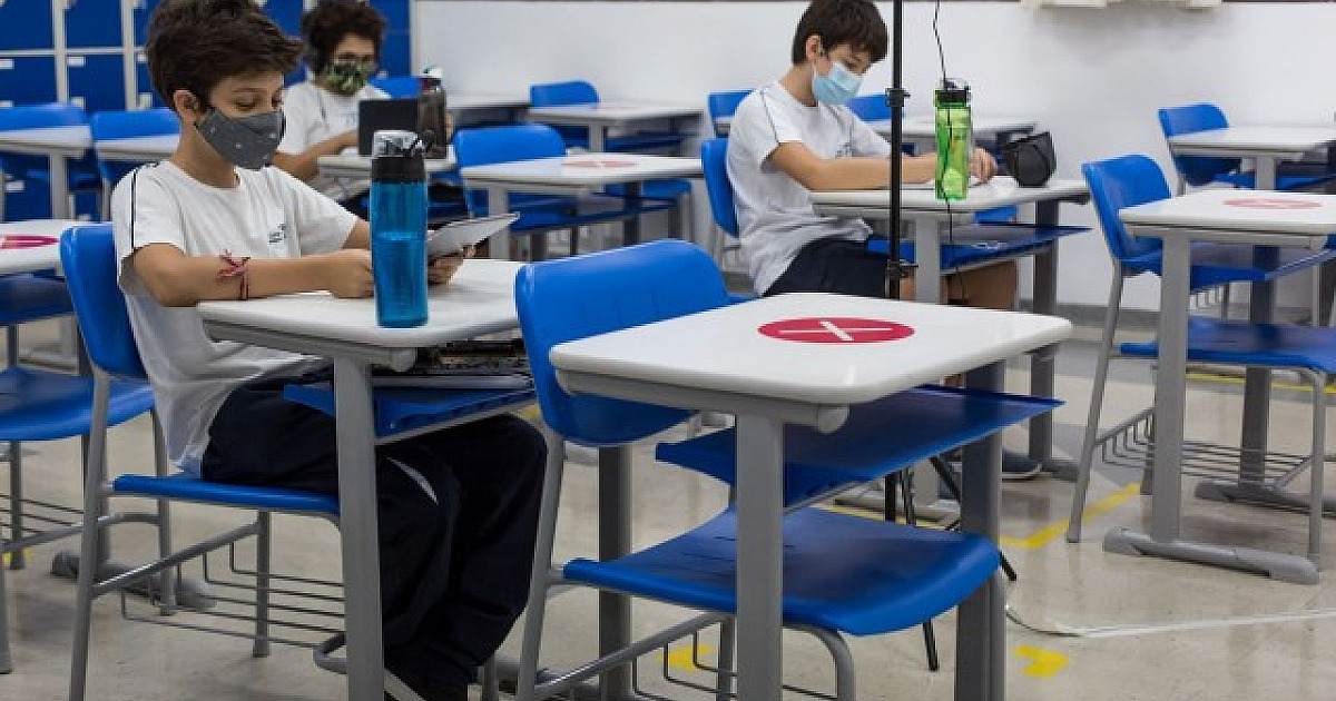 Escolas da região consideram manter ensino híbrido em 2021