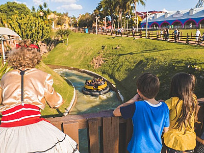 Hopi Hari oferece entrada gratuita para mulheres durante o mês de março