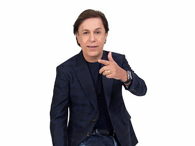 Tom Cavalcante faz apresentação única do novo espetáculo em Barueri