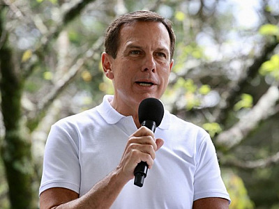 Governo de SP anuncia aplicação da quarta dose da vacina contra a Covid-19 em idosos acima de 80 ano