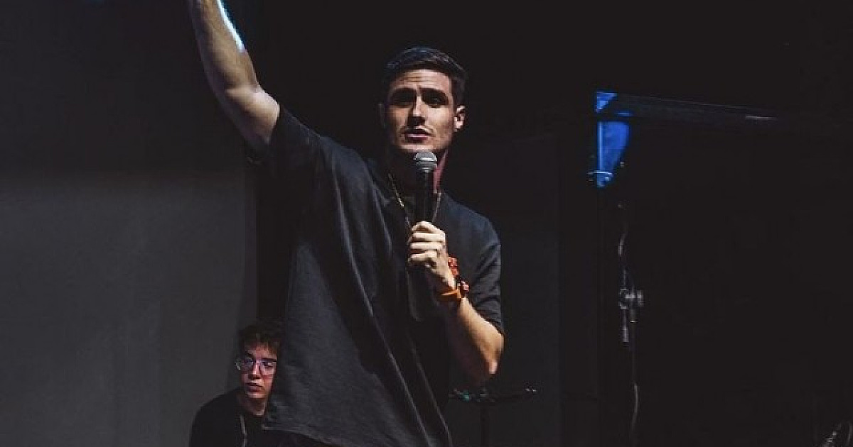 Acusado de cometer crimes sexuais contra três mulheres, Victor Bonato deixa a prisão