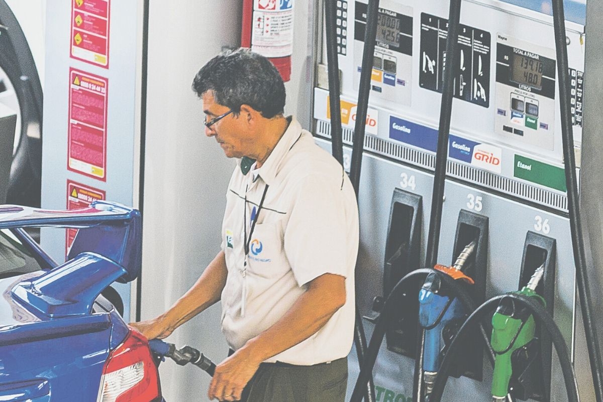 Escalada entre EUA e Irã deve subir preço da gasolina na bomba