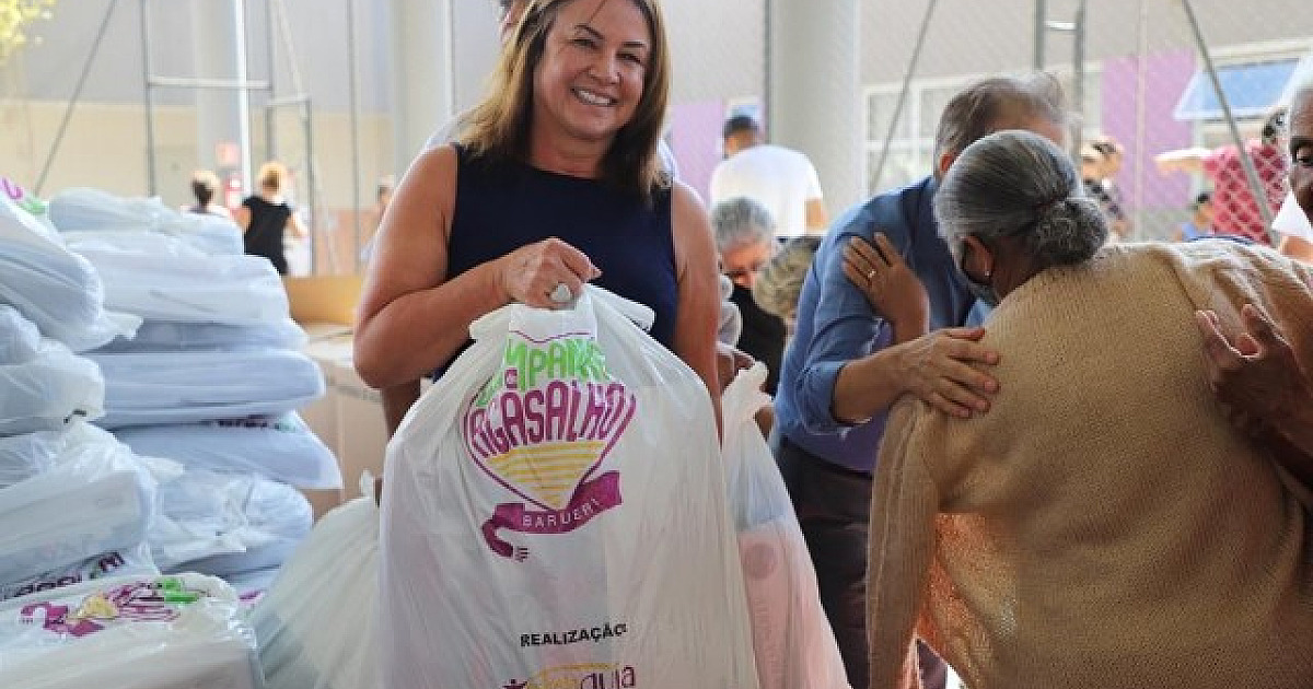 Barueri angaria doações para Campanha do Agasalho 2024