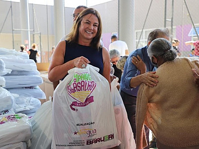 Barueri angaria doações para Campanha do Agasalho 2024