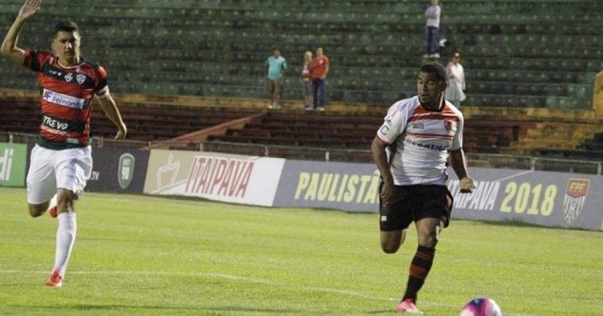 Oeste atropela Portuguesa e segue na liderança