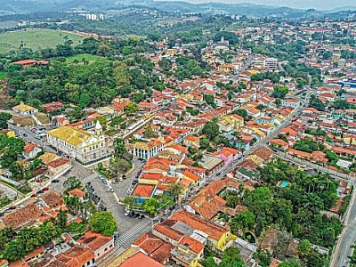 Prefeitura de Santana de Parnaíba aprova
lei de anistia para edificações irregulares