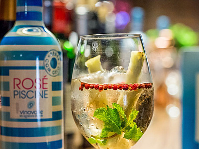 3 drinks com vinho para fazer a folia em casa