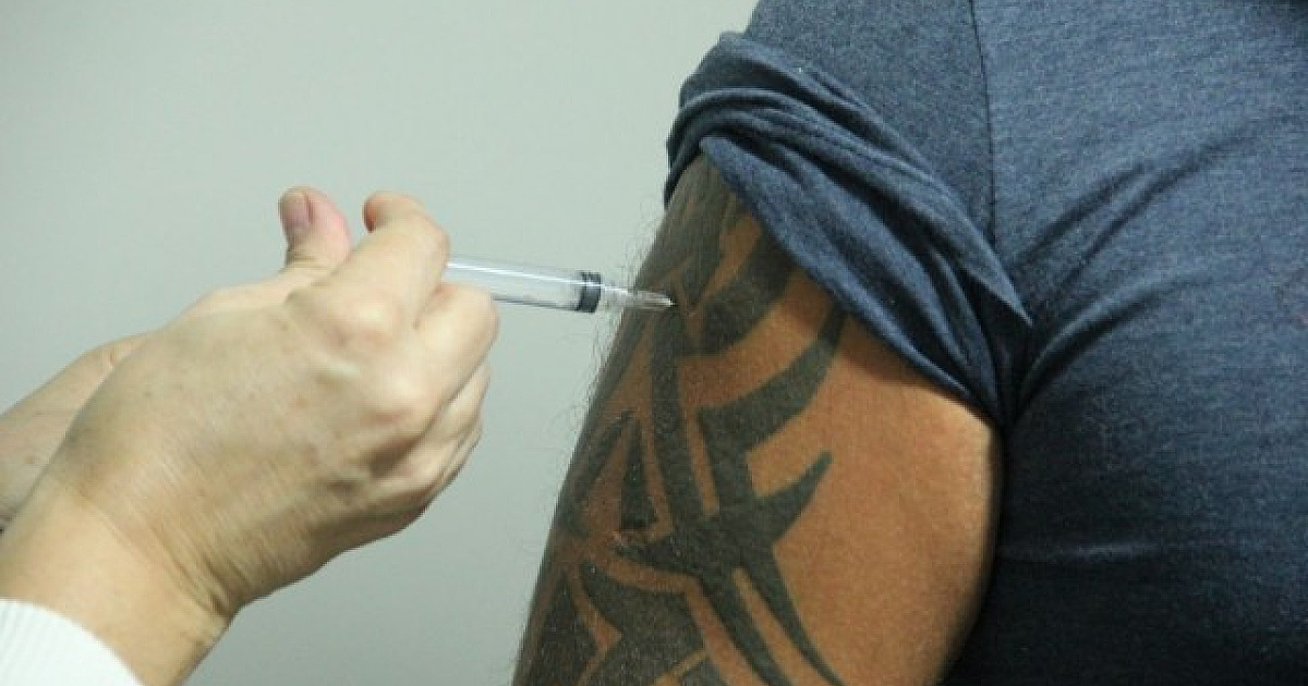 Número de faltosos à 2ª dose chega 2 mil em Barueri