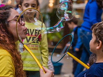 Alpha Square Mall promoverá brincadeiras para crianças neste sábado (24)