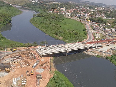 Obra da ponte sobre o Rio Tietê deve terminar até o começo 
de novembro