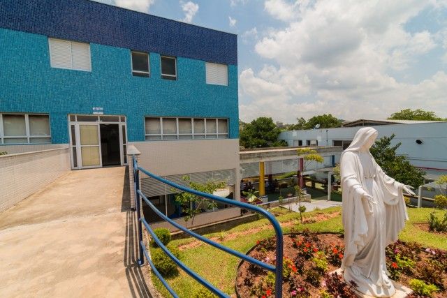 Rainha da Paz realiza live de aniversário neste sábado (8)