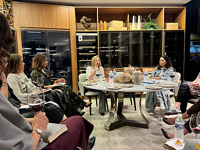 Sócias criam clube de leitura em Alphaville que vai além da literatura