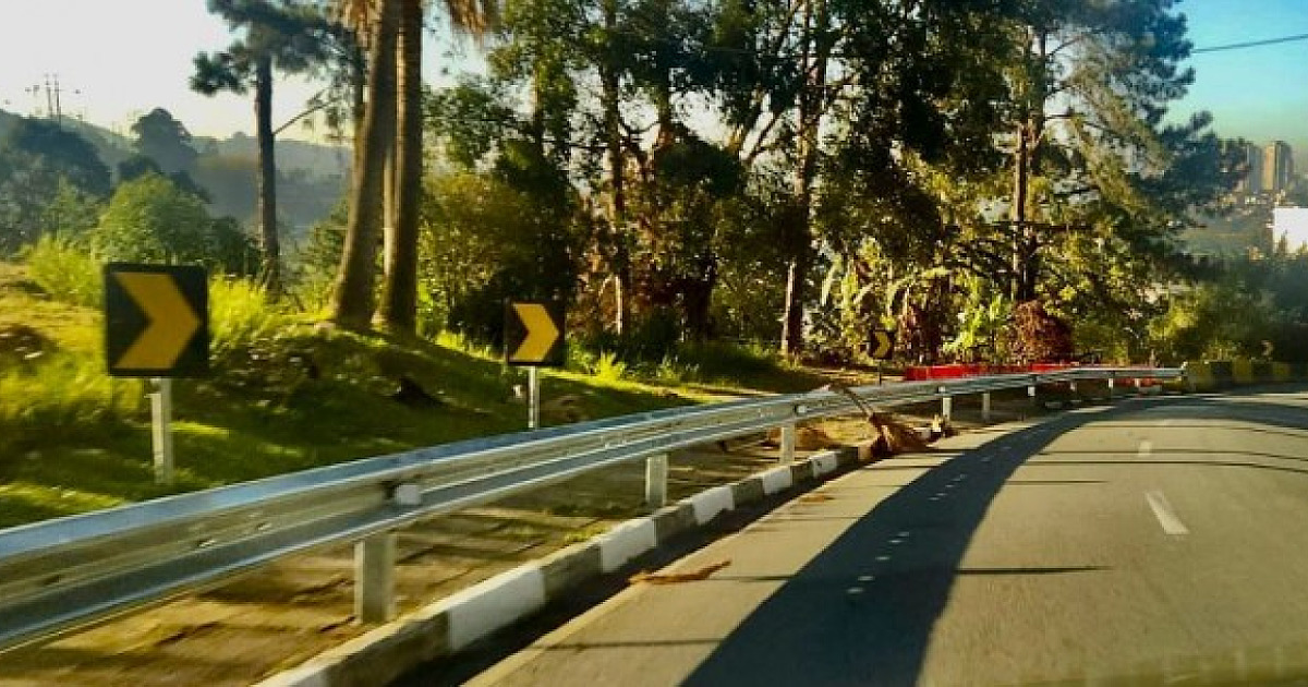 Em Alphaville, Avenida Yojiro Takaoka recebe grade de proteção