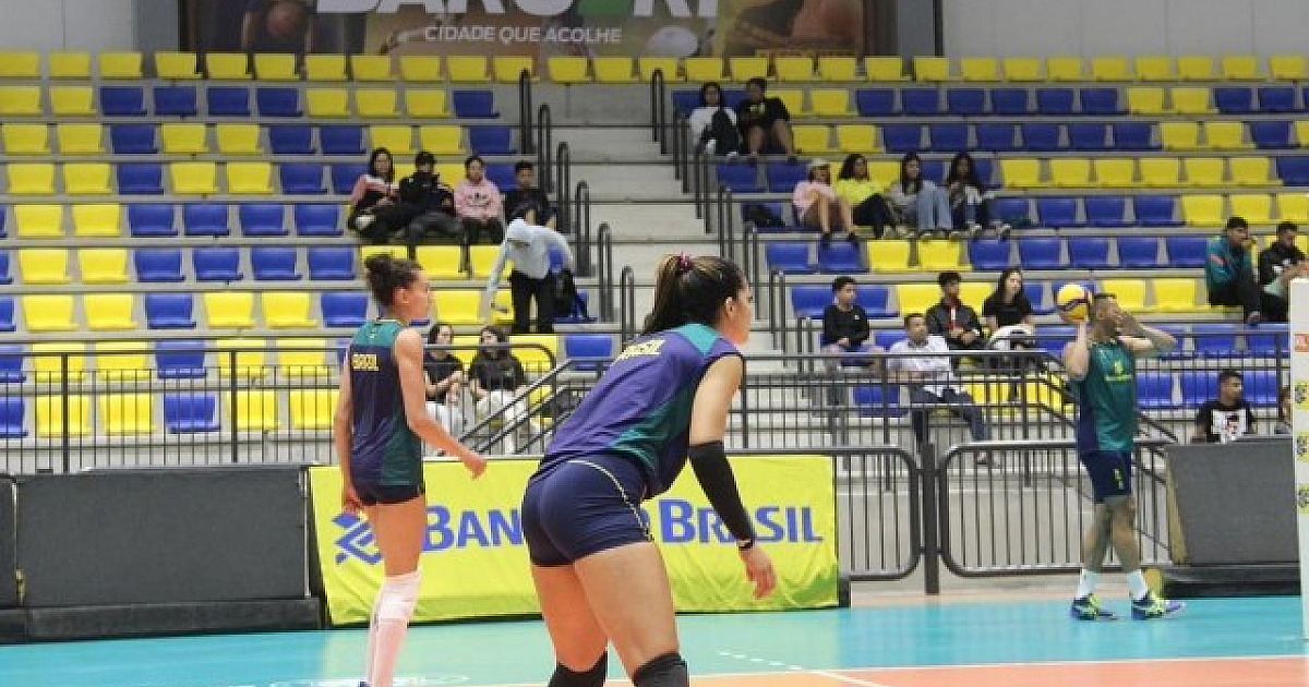 Complexo Esportivo do Silveira recebe treino da Seleção Brasileira de Voleibol Feminino
